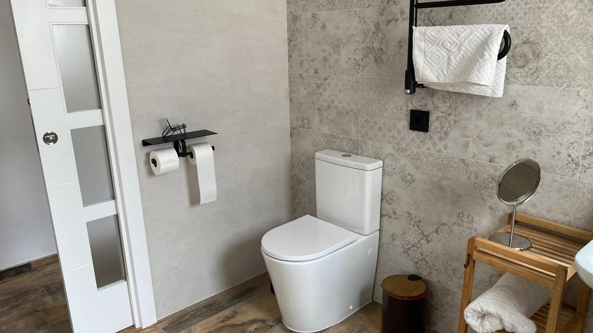 B&B Premium Premia De Dalt 0*,